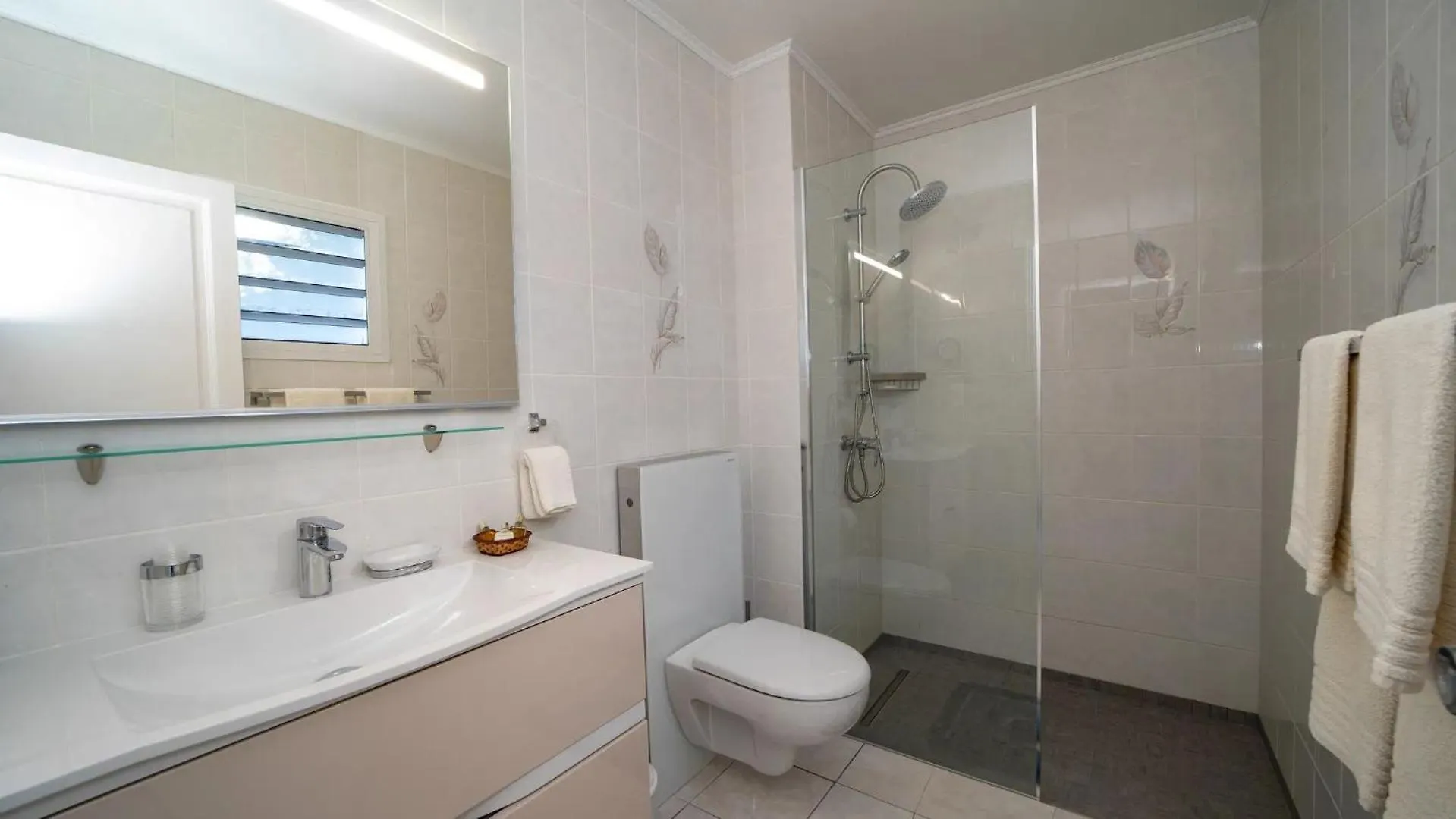 Cozy Caribbean Style Villa with Relaxing Views Gustavia